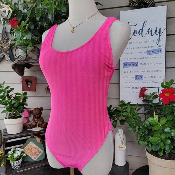 PACIFIC CONNECTIONS ♡ Gorgeous Vintage 1pc Pink Stripped Open Back Swimsuit 9/10 - Picture 15 of 17